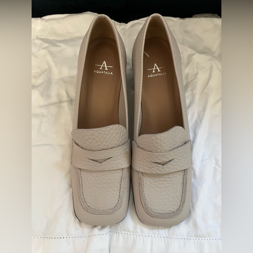 Aquatalia Women's Beige Leather Loafers
